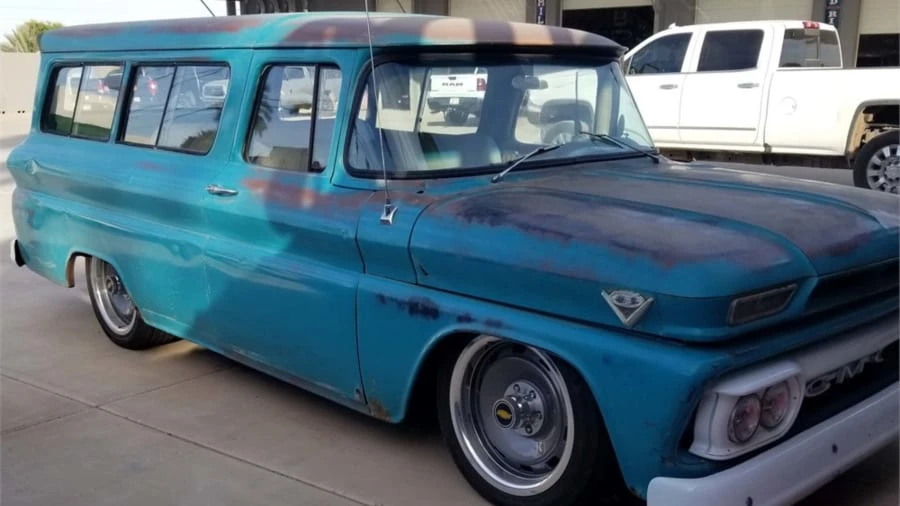 1962 GMC Suburban 5th Gen - Image 5 of 9