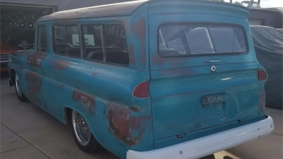 1962 GMC Suburban 5th Gen - Image 4 of 9