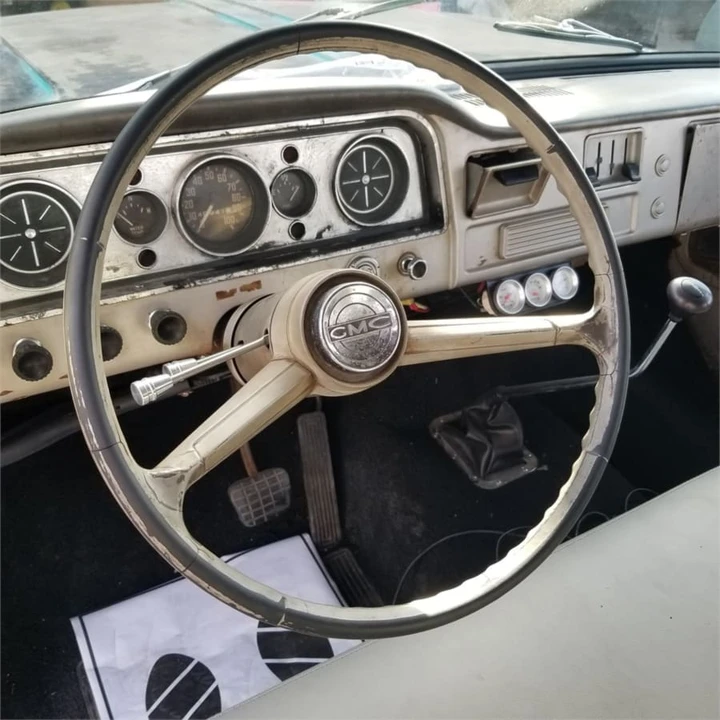 1962 GMC Suburban 5th Gen - Image 8 of 9