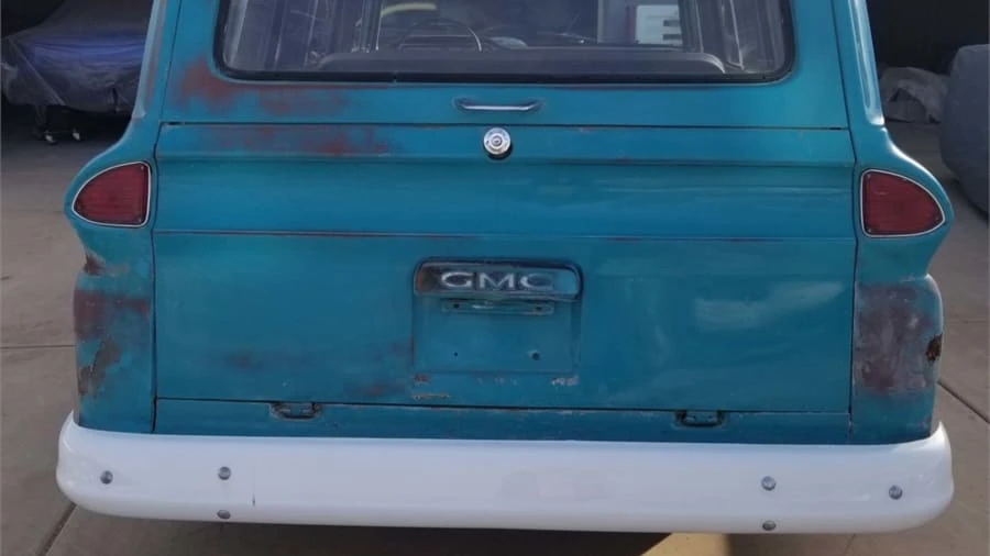 1962 GMC Suburban 5th Gen - Image 3 of 9