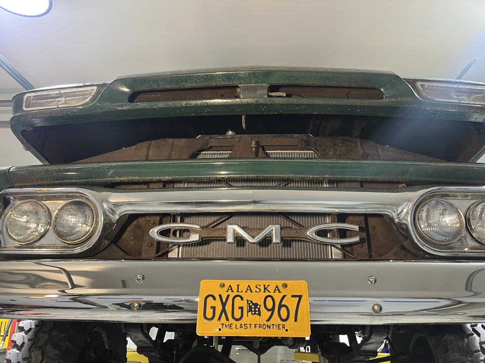 1962 GMC Suburban 5th Gen - Image 8 of 31