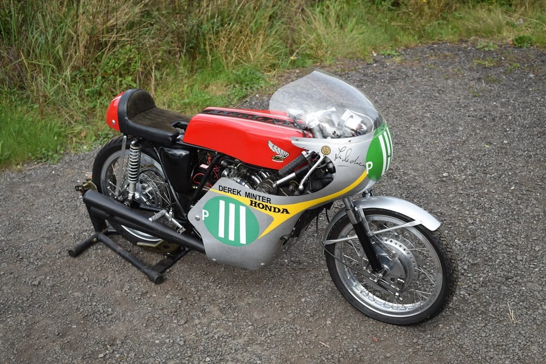 1962 Honda Motorcycles - Image 4 of 30
