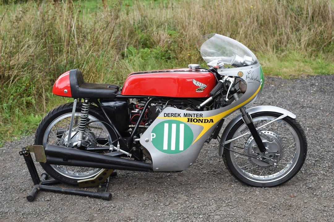 1962 Honda Motorcycles - Image 10 of 30