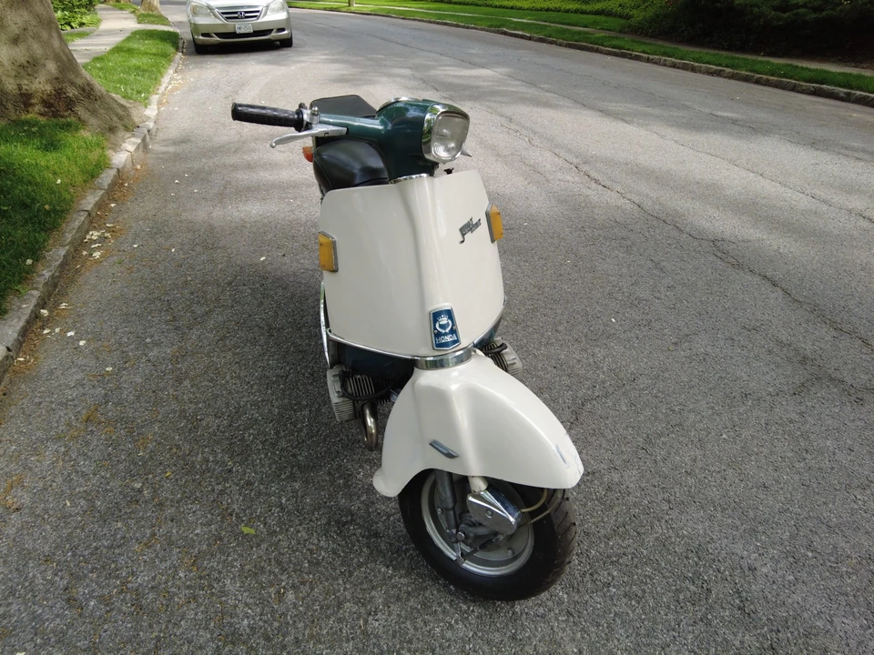1962 Honda Motorcycles - Image 11 of 31