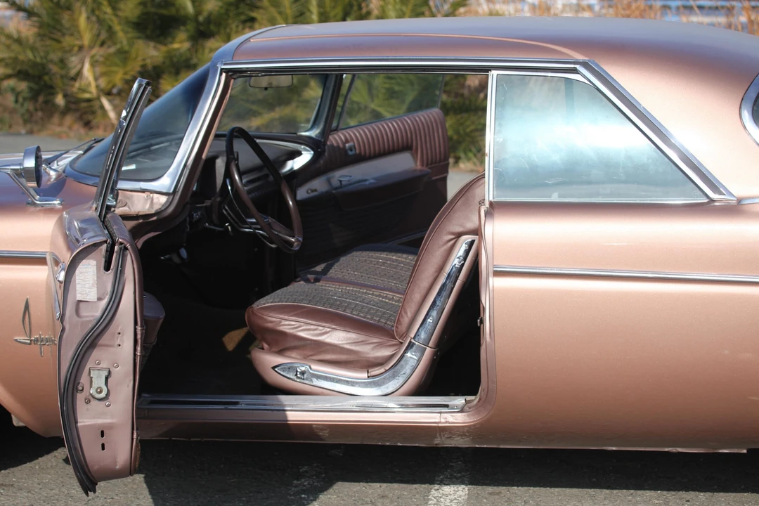 1962 Chrysler Imperial 2nd Gen - Image 30 of 31