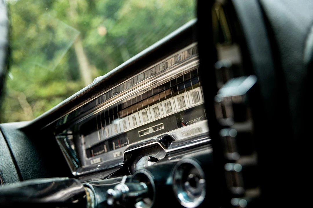1962 Imperial LeBaron - Image 16 of 31