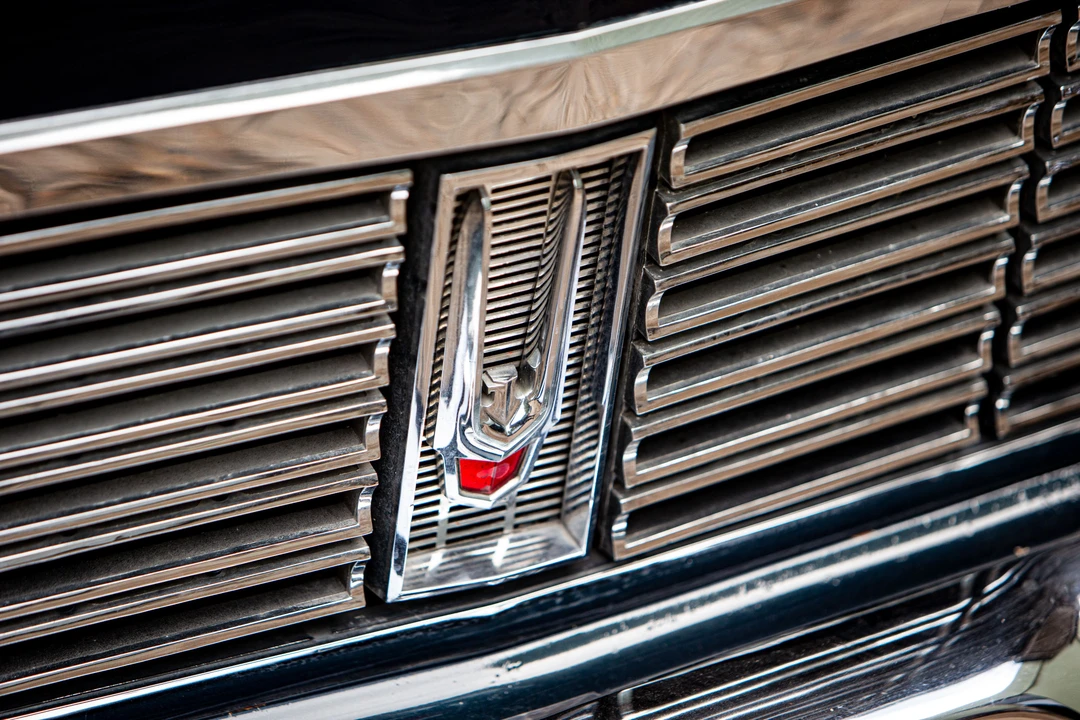 1962 Imperial LeBaron - Image 4 of 31