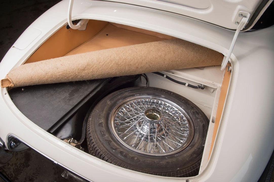 1962 Jaguar E-Type Series 1 - Image 8 of 21