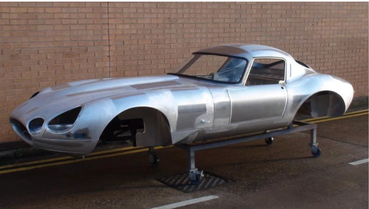 1962 Jaguar E-Type Series 1 - Image 2 of 31