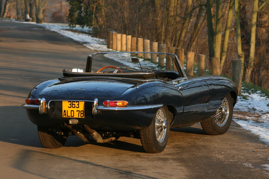 1962 Jaguar E-Type Series 1 - Image 9 of 9