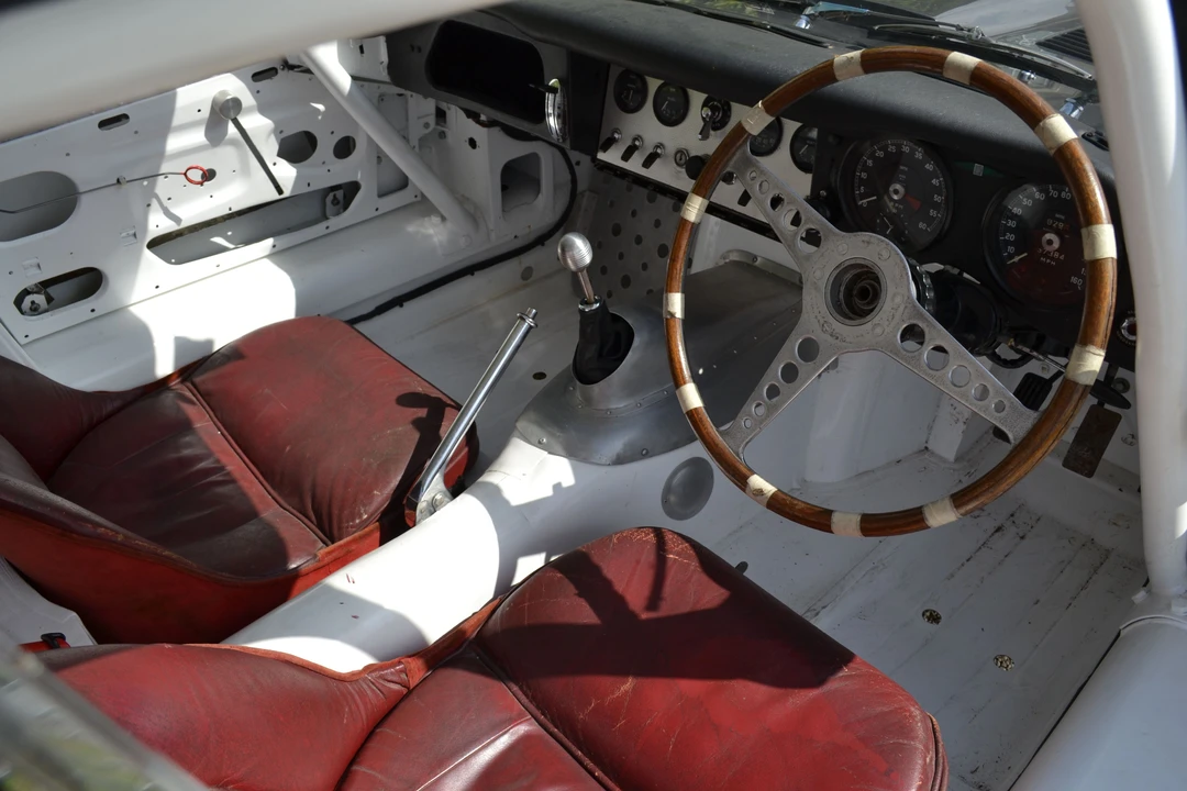 1962 Jaguar E-Type Series 1 - Image 6 of 8