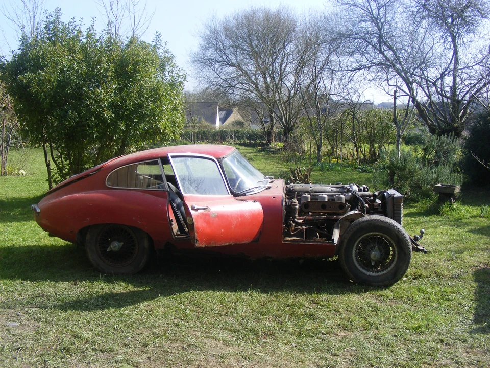 1962 Jaguar E-Type Series 1 - Image 6 of 6