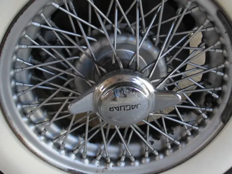 1962 Jaguar E-Type Series 1 - Image 3 of 4