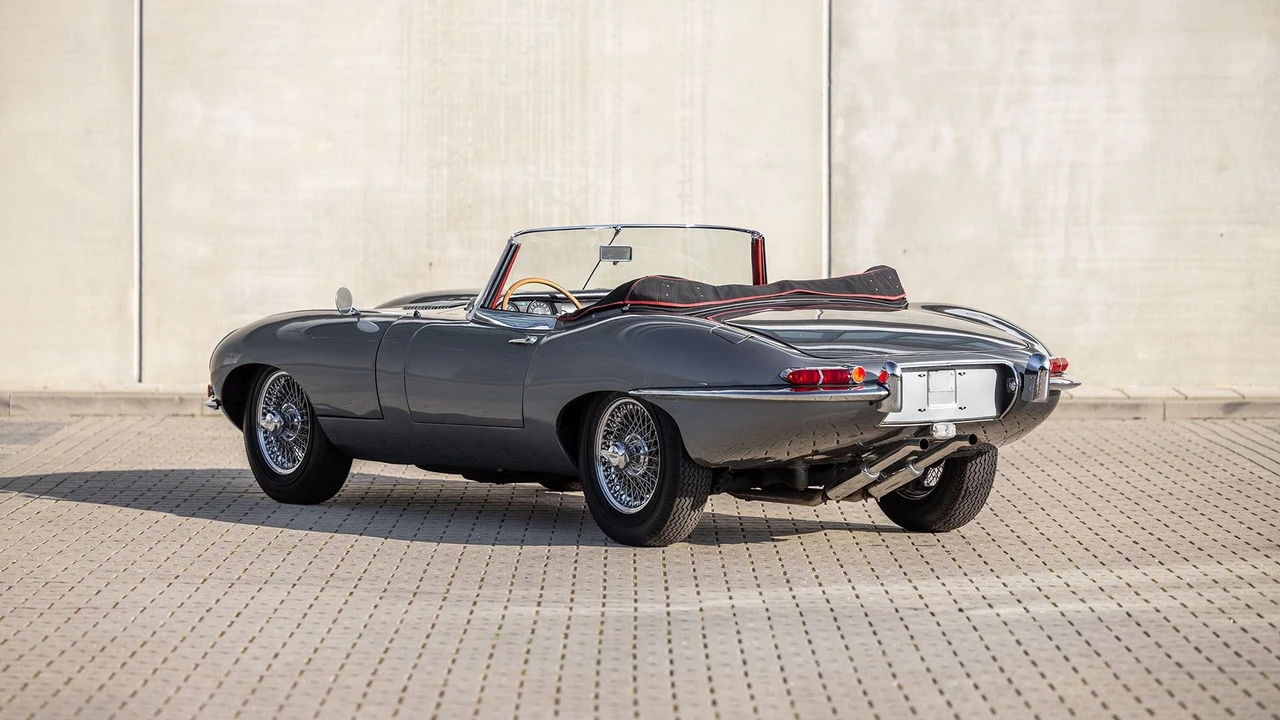 1962 Jaguar E-Type Series 1 - Image 18 of 31