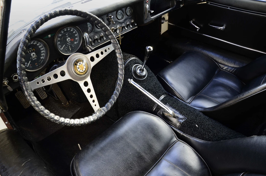 1962 Jaguar E-Type Series 1 - Image 5 of 8