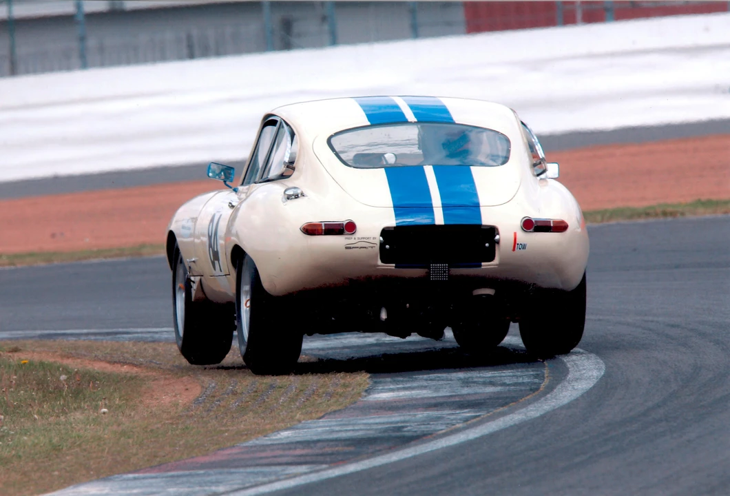 1962 Jaguar E-Type Series 1 - Image 2 of 12