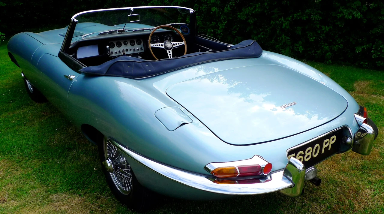 1962 Jaguar E-Type Series 1 - Image 9 of 11