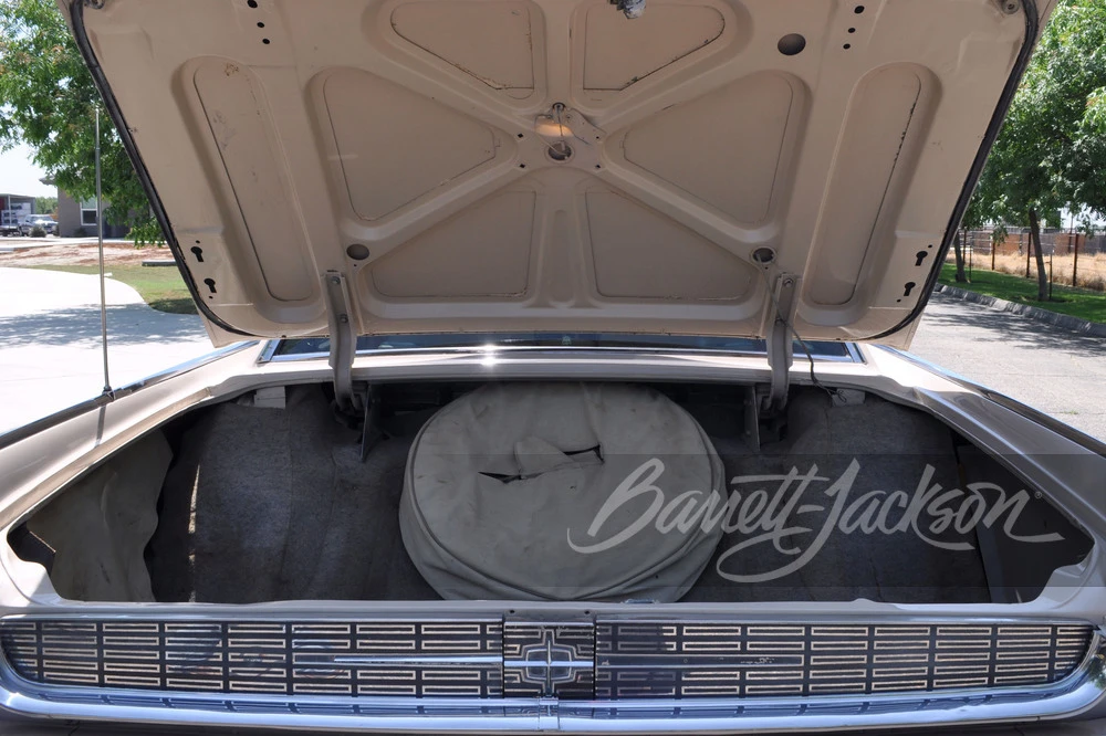 1962 Lincoln Continental 4th Gen - Image 7 of 13