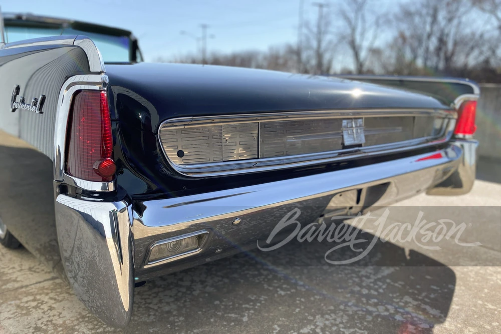 1962 Lincoln Continental 4th Gen - Image 16 of 17