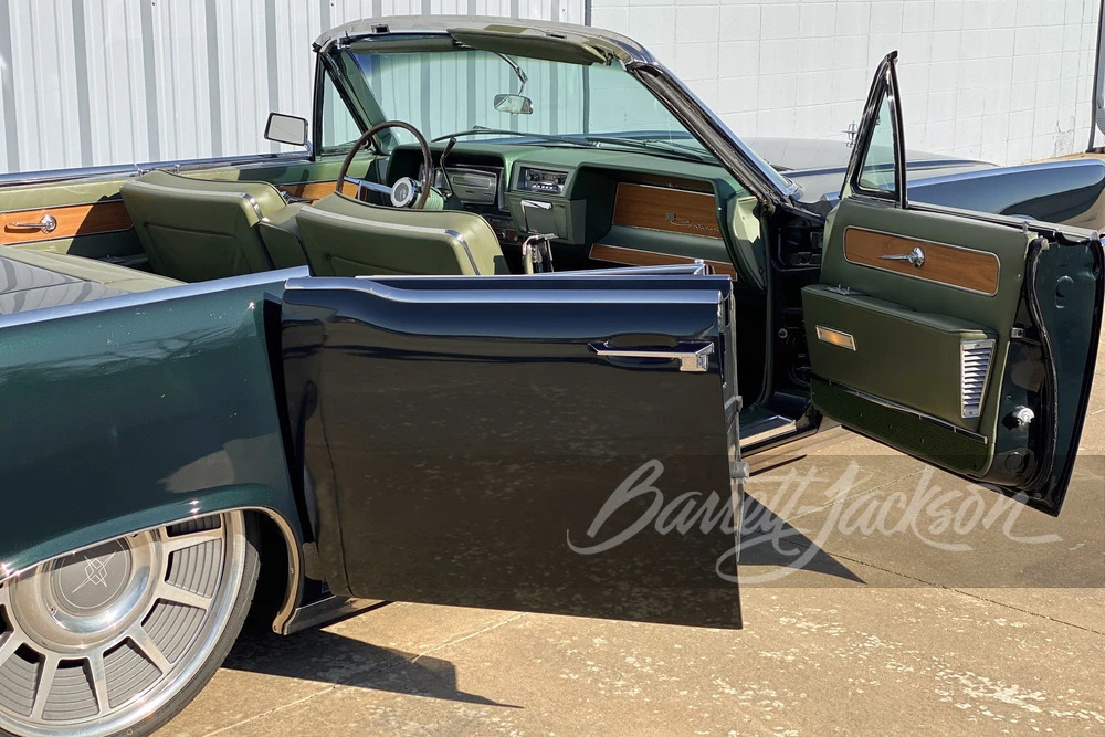 1962 Lincoln Continental 4th Gen - Image 10 of 17