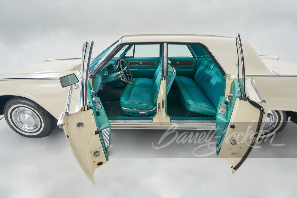 1962 Lincoln Continental 4th Gen - Image 11 of 18