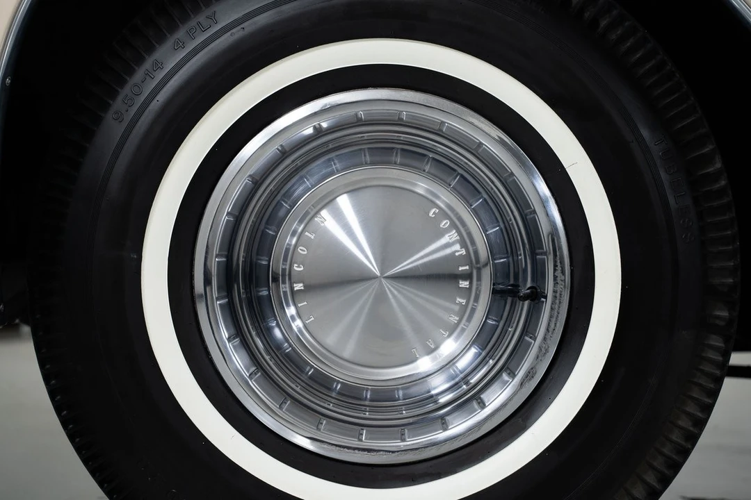 1962 Lincoln Continental 4th Gen - Image 7 of 12