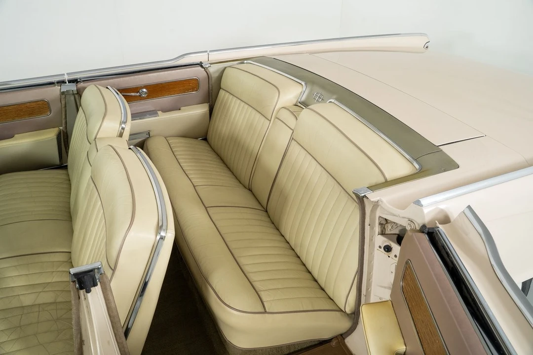 1962 Lincoln Continental 4th Gen - Image 24 of 31