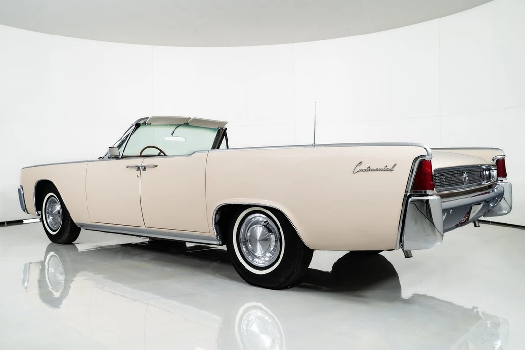 1962 Lincoln Continental 4th Gen - Image 9 of 12