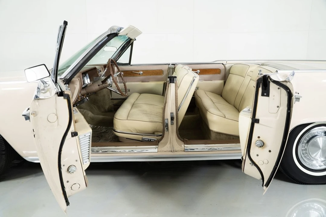 1962 Lincoln Continental 4th Gen - Image 18 of 21