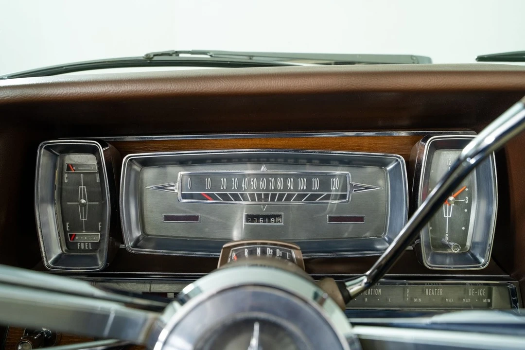 1962 Lincoln Continental 4th Gen - Image 25 of 31