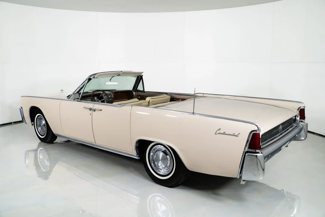 1962 Lincoln Continental 4th Gen - Image 10 of 12