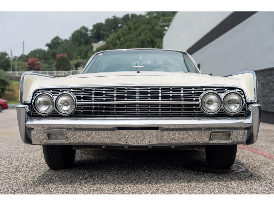 1962 Lincoln Continental 4th Gen - Image 2 of 31