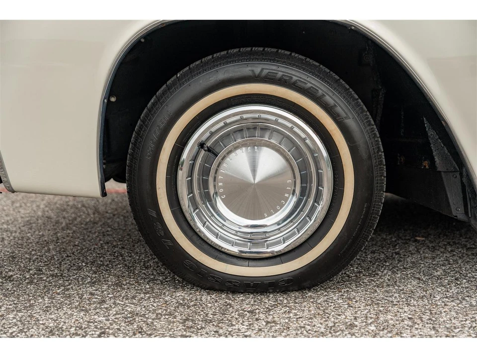 1962 Lincoln Continental 4th Gen - Image 18 of 31
