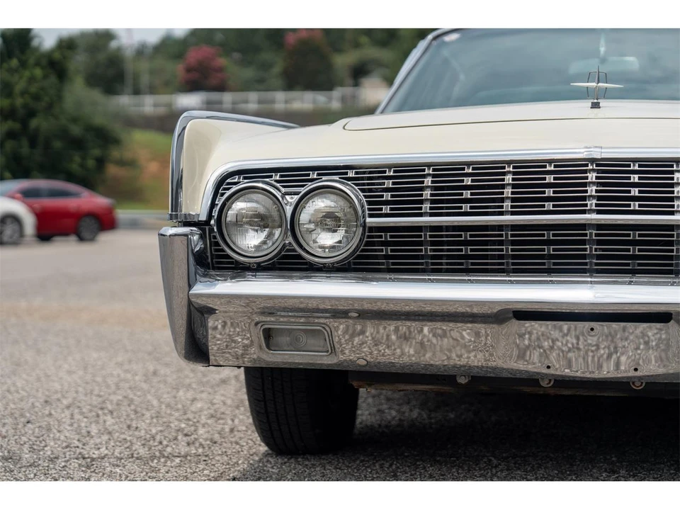 1962 Lincoln Continental 4th Gen - Image 23 of 31