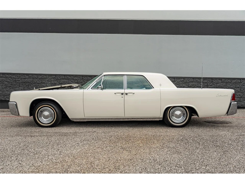 1962 Lincoln Continental 4th Gen - Image 8 of 31