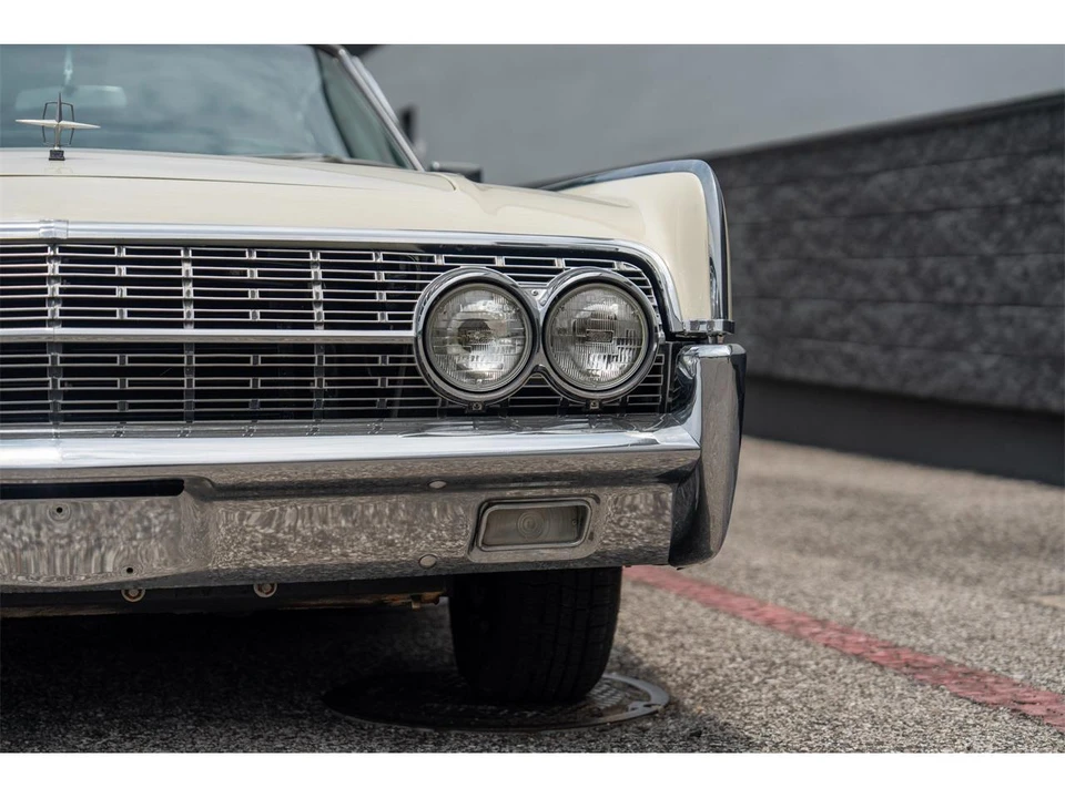 1962 Lincoln Continental 4th Gen - Image 24 of 31