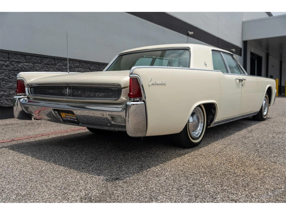 1962 Lincoln Continental 4th Gen - Image 5 of 31