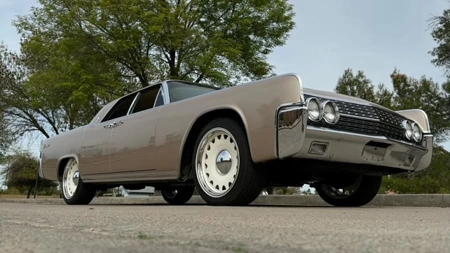 1962 Lincoln Continental 4th Gen - Image 4 of 14