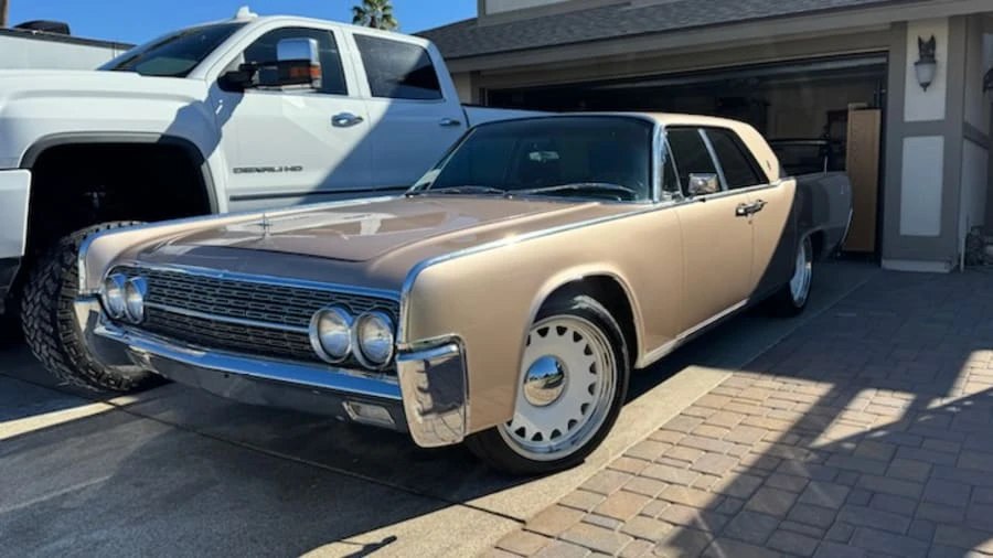 1962 Lincoln Continental 4th Gen - Image 7 of 14