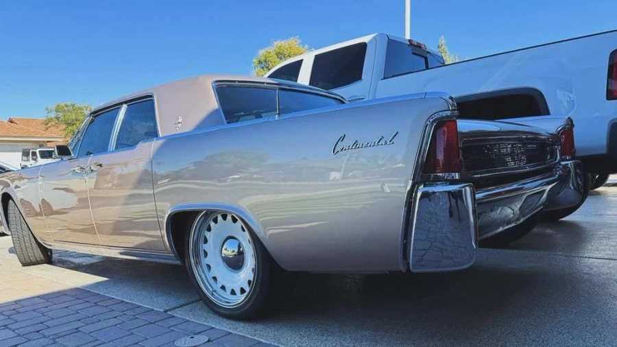 1962 Lincoln Continental 4th Gen - Image 8 of 14
