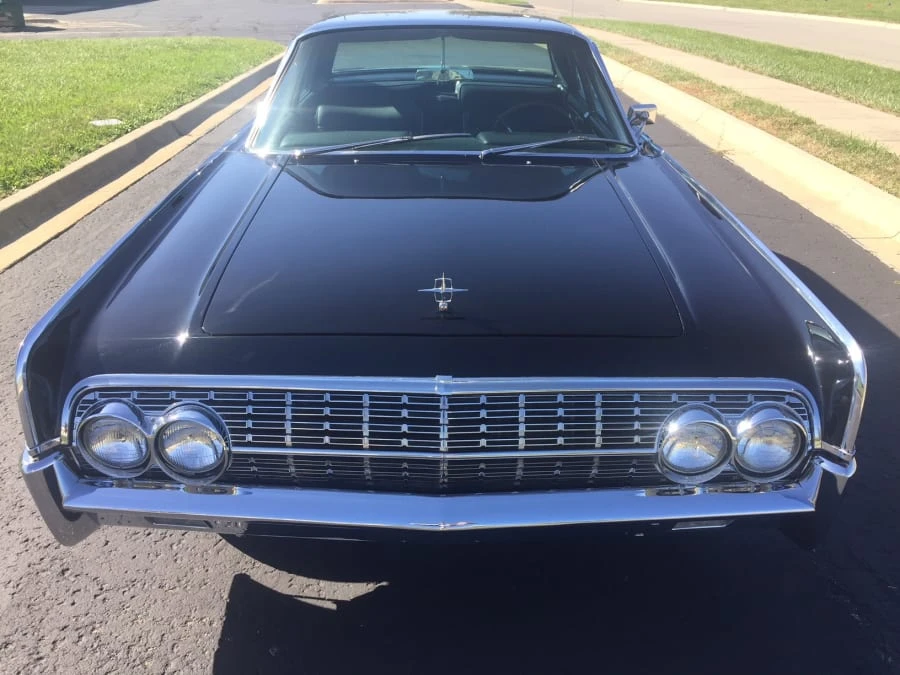 1962 Lincoln Continental 4th Gen - Image 10 of 11