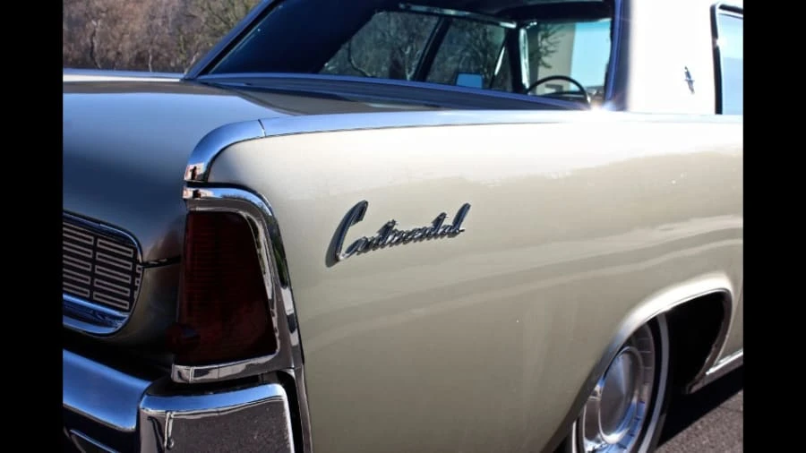 1962 Lincoln Continental 4th Gen - Image 11 of 12