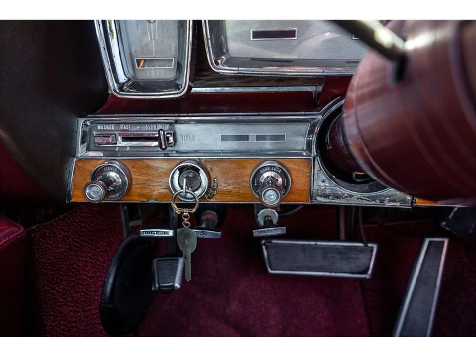 1962 Lincoln Continental 4th Gen - Image 15 of 31