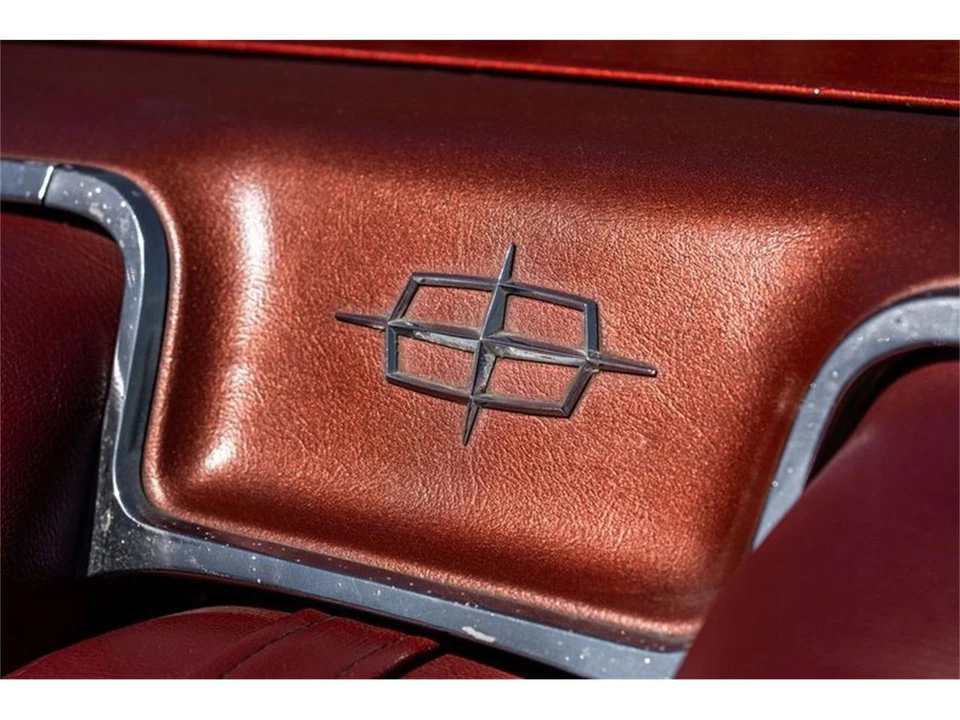 1962 Lincoln Continental 4th Gen - Image 18 of 31