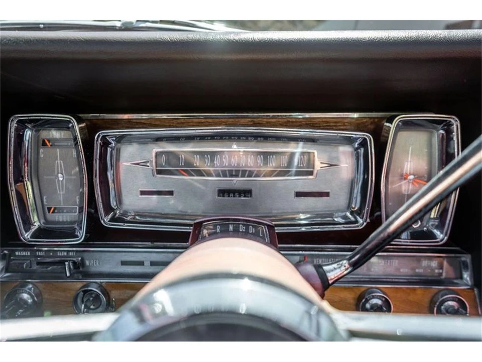 1962 Lincoln Continental 4th Gen - Image 14 of 31