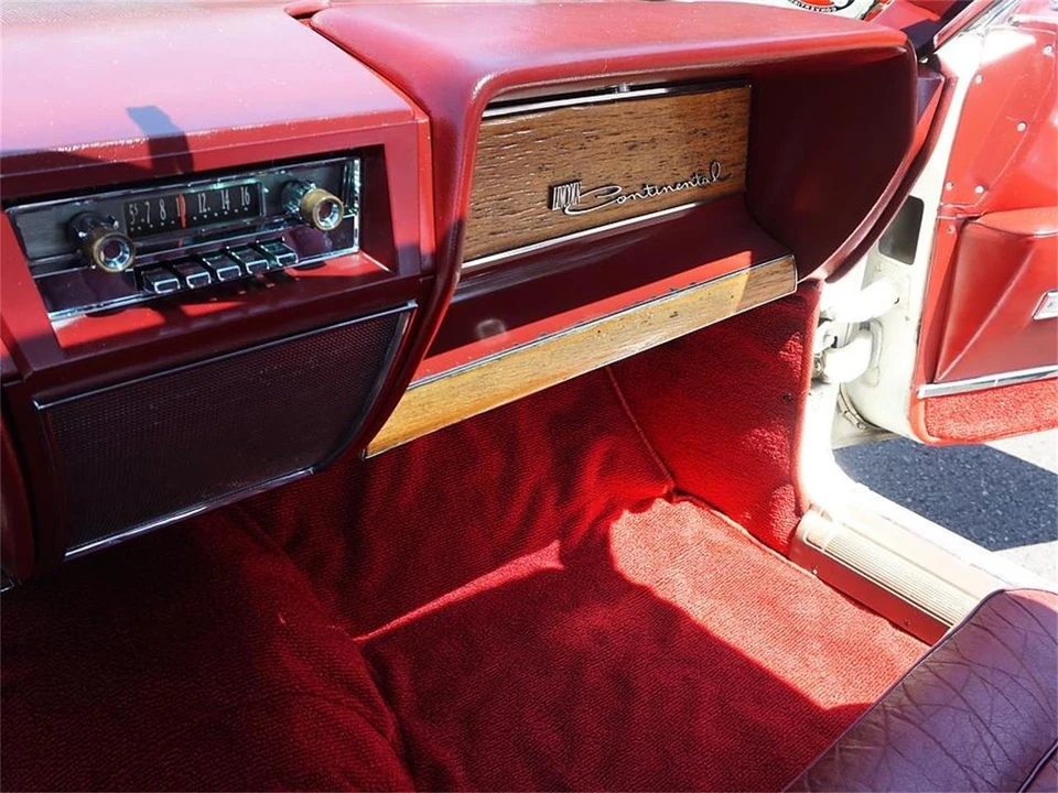 1962 Lincoln Continental 4th Gen - Image 22 of 31