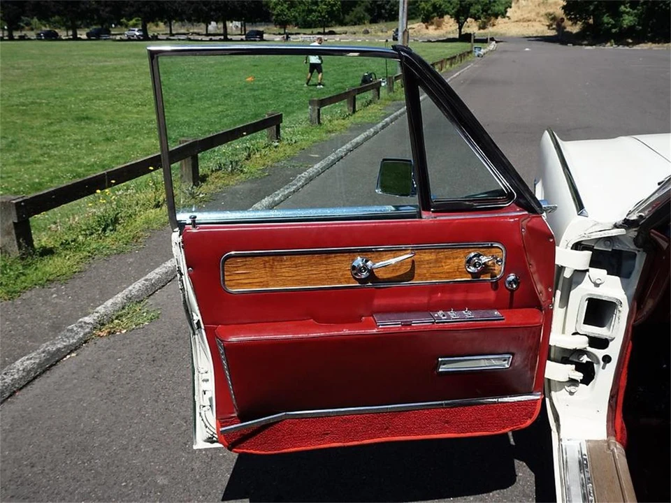 1962 Lincoln Continental 4th Gen - Image 12 of 31