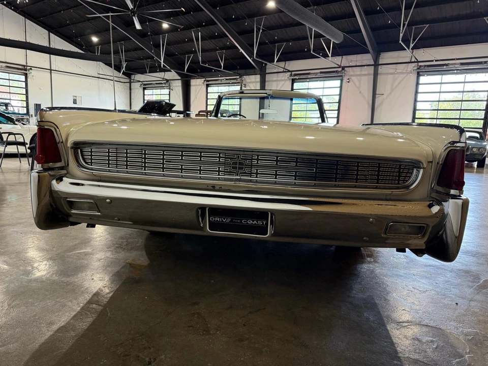 1962 Lincoln Continental 4th Gen - Image 15 of 31