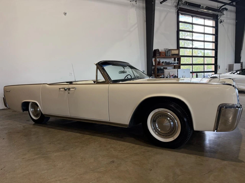 1962 Lincoln Continental 4th Gen - Image 9 of 31