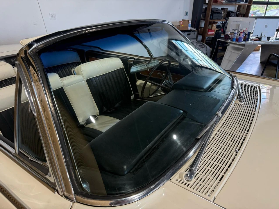 1962 Lincoln Continental 4th Gen - Image 11 of 31